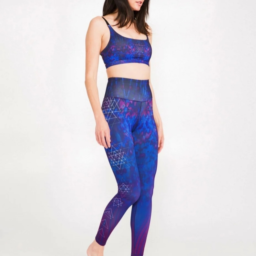 IMAGINE Devala high waist legging and sport bra set